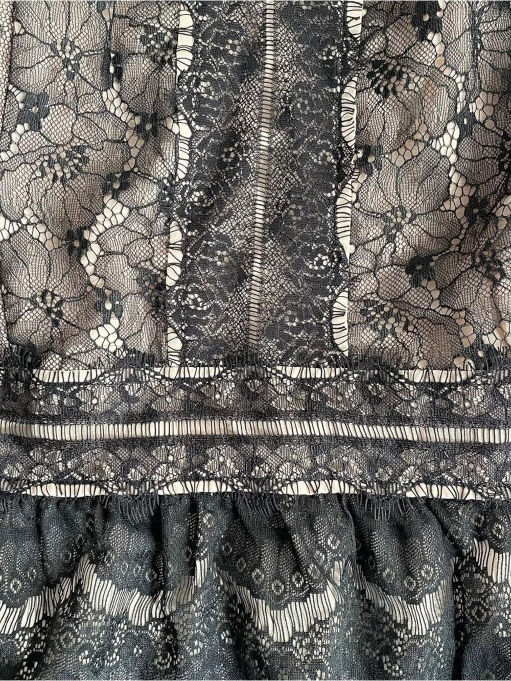 Ann Taylor LOFT Black Floral Lace Peplum Sleeveless Top Keyhole Back Women's M - Picture 2 of 8
